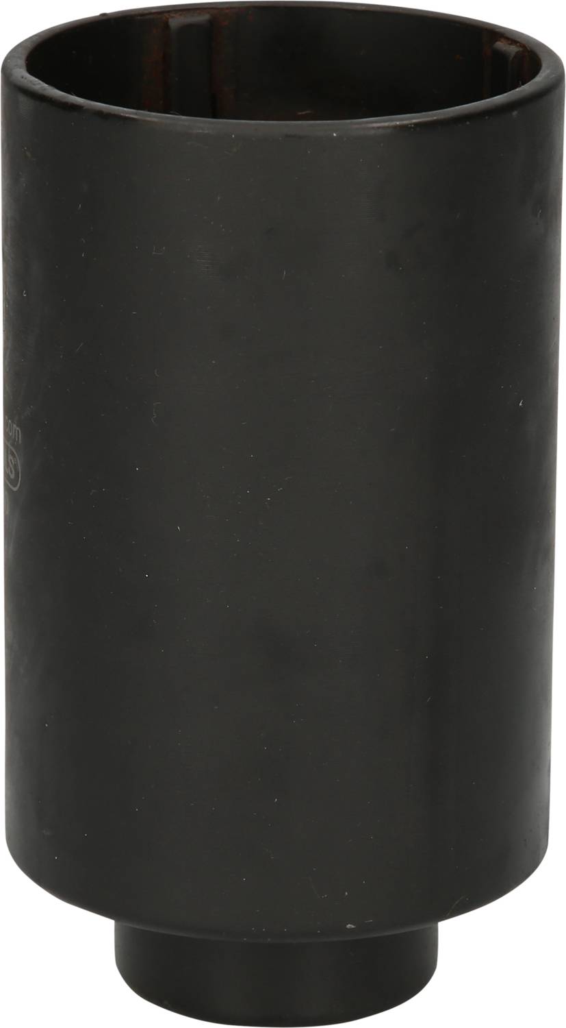 Ein schwarzes, zylindrisches Metallobjekt, das wie ein Auspuffteil aussieht, vor weißem Hintergrund.