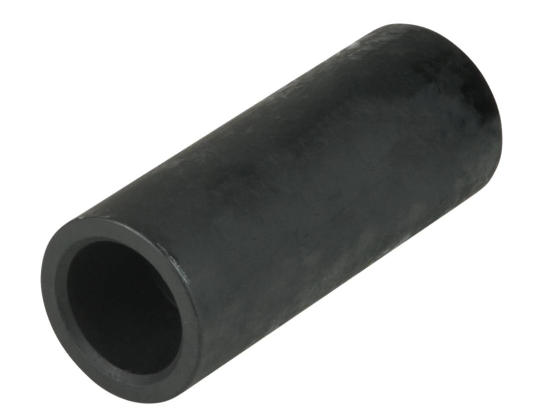 Schwarze Plastikstange, hohl und zylindrisch, liegt schräg auf einer weißen Oberfläche.