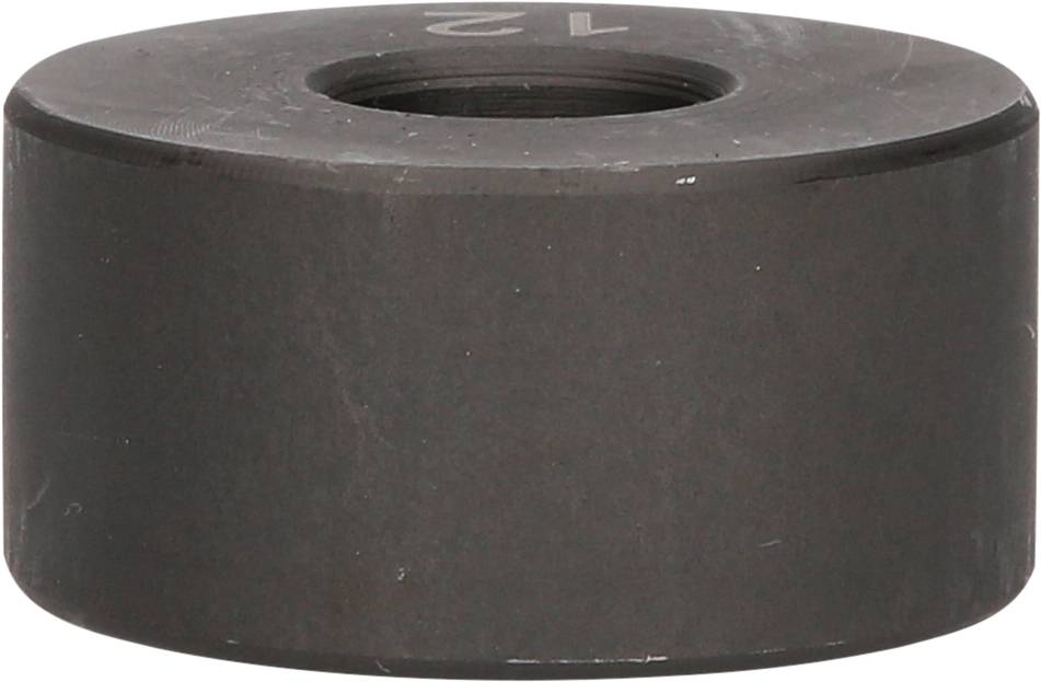 Eine schwarze Metallunterlegscheibe mit einer glatten Oberfläche und einer zentralen Bohrung.