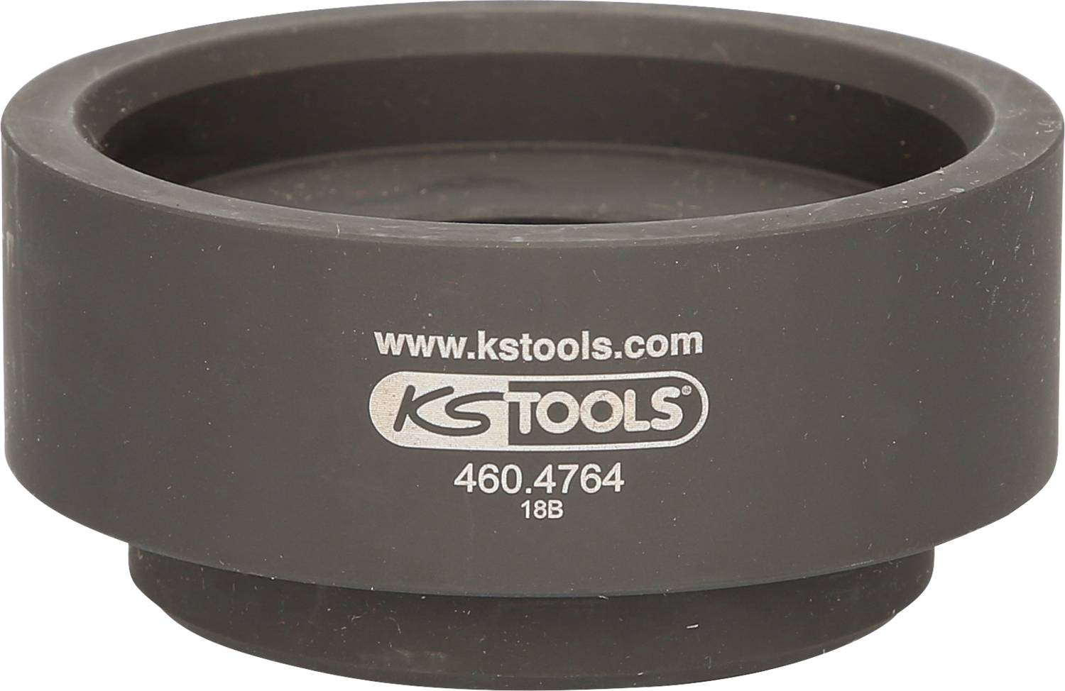 Schwarze Ringscheibe mit der Aufschrift 'www.kstools.com', 'KS TOOLS', '460.4764', '18B'. Werkzeugzubehör, runde Form.