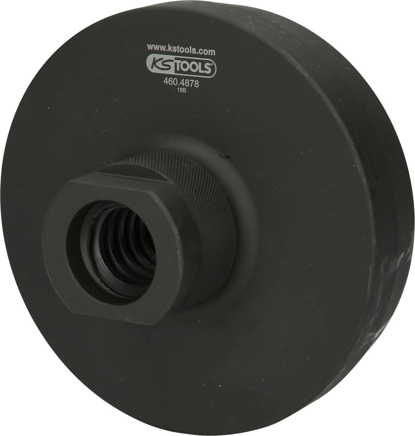 Runder metallischer Werkzeugsatzadapter, schwarz, mit eingeprägtem Logo und Webseite oben, geeignet zum Verbinden mit anderen Teilen.