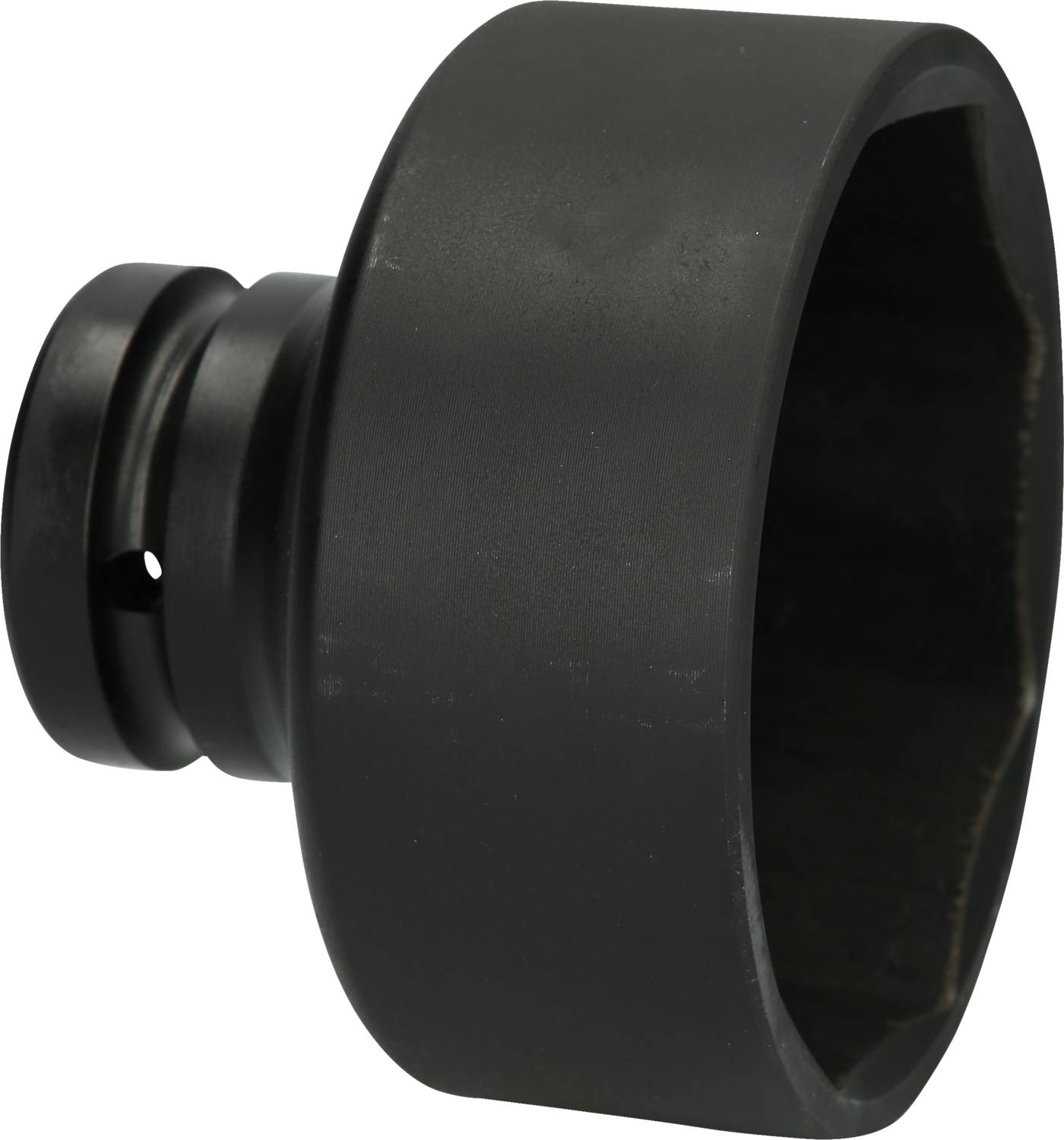 Schwarzer Metall-Aufsatz mit rundem, zylindrischem Ende und sechseckiger Öffnung, vermutlich ein Werkzeug oder Adapter.