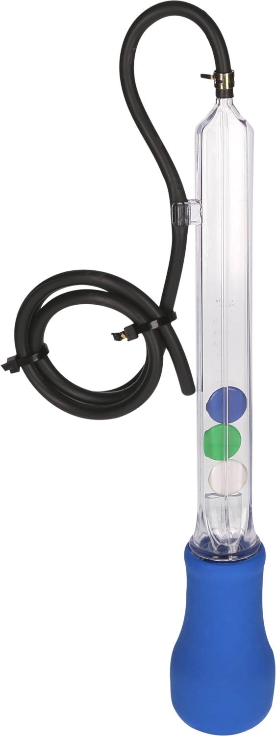 Schlauch aus Gummi verbunden mit einem transparenten, zylindrischen Behälter, der farbige Kugeln enthält, auf einer blauen Basis.