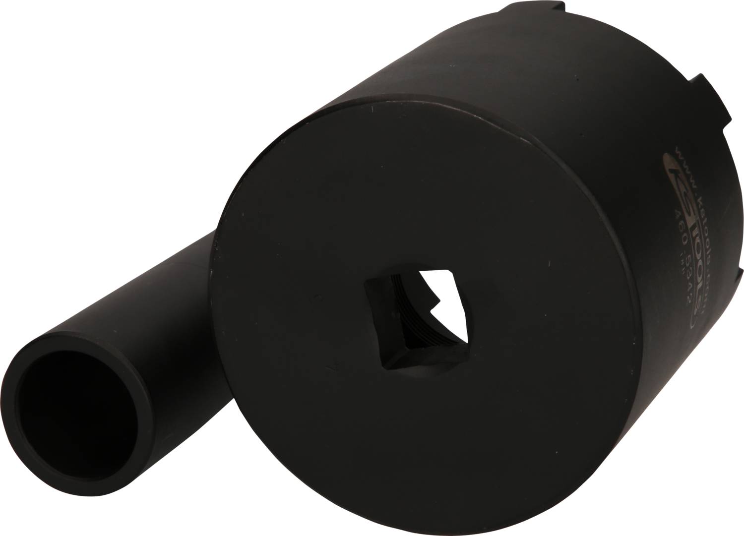 Eine schwarze Bohrkrone mit einem abgewinkelten Loch in der Mitte. Daneben liegt ein zylindrisches Verlängerungsstück. Beide aus Metall.
