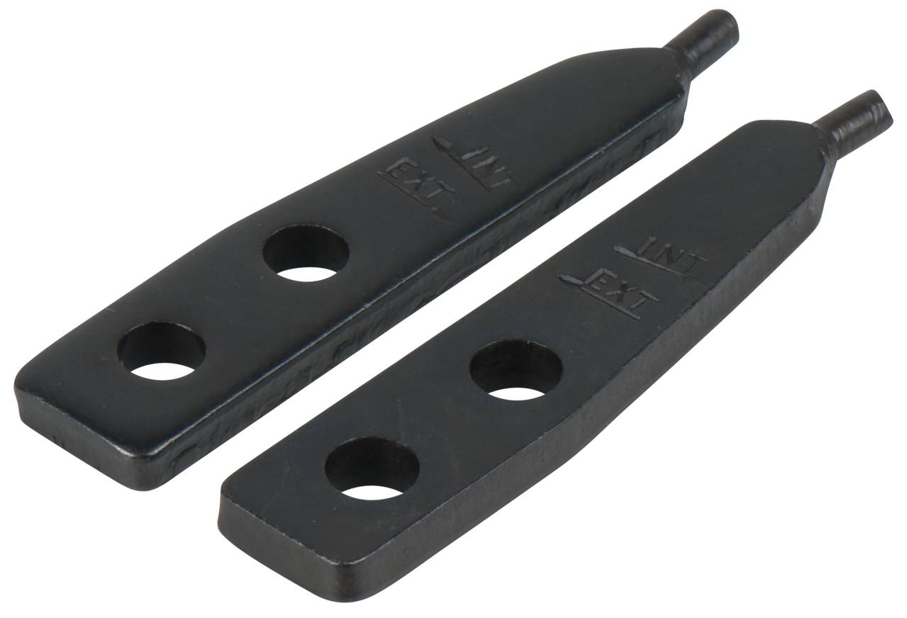 Zwei schwarze Metallteile mit je zwei Löchern und einer abgeschrägten Spitze. Sie scheinen robuste Bauteile zu sein.
