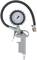 Manometer mit Schlauch: Gerät zur Reifenluftdruckmessung, zeigt PSI- und Bar-Skala. Geeignet für Autos, Fahrräder und mehr.