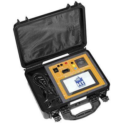 Ein offener schwarzer Koffer enthält ein tragbares elektrisches Prüfgerät mit gelbem Bedienfeld und mehreren Anschlüssen.