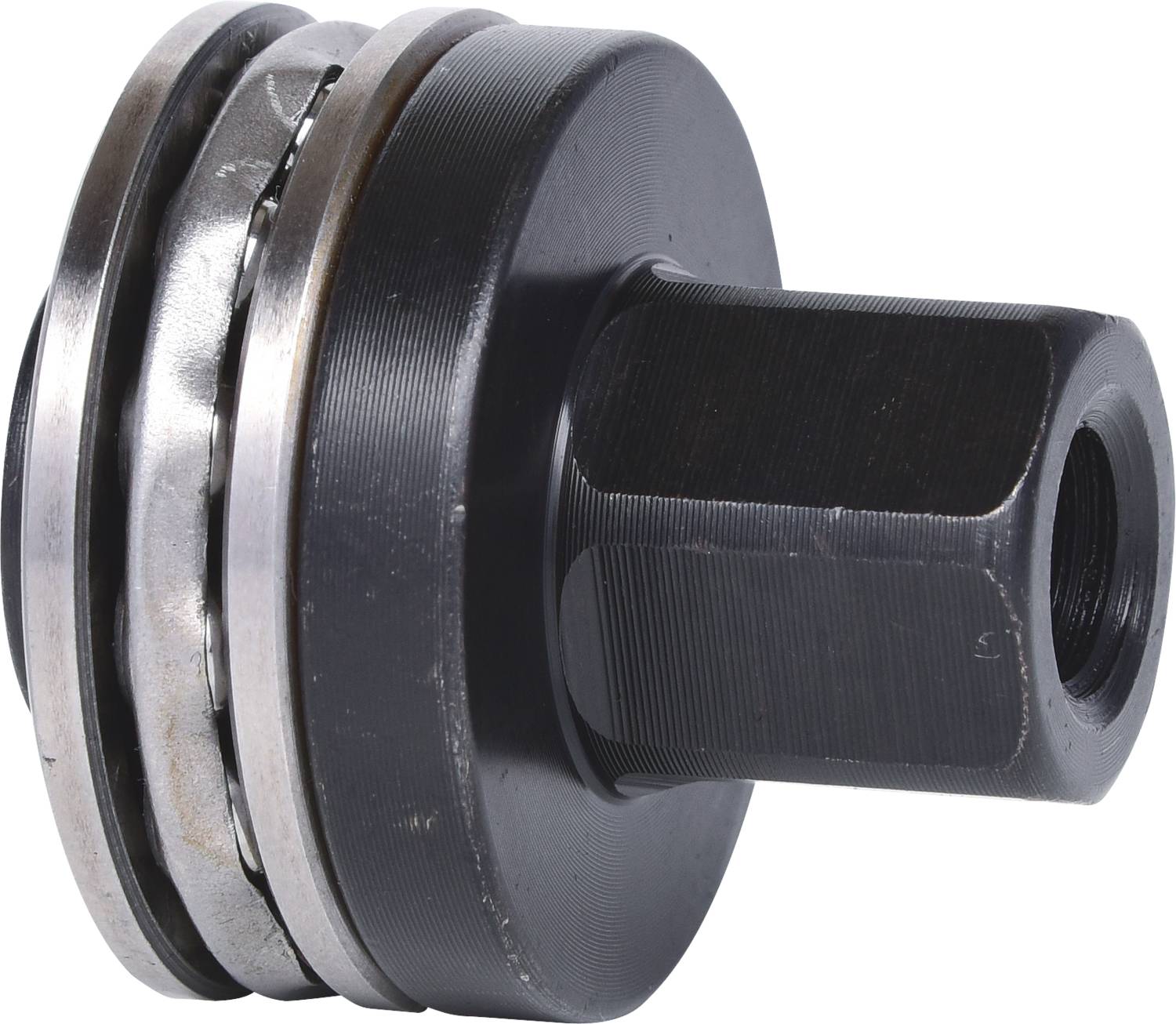 Ein schwarzer Metalladapter mit glatter Oberfläche und silbernen Streifen. Er hat zwei Rillen und ein sechseckiges Ende mit Innengewinde.