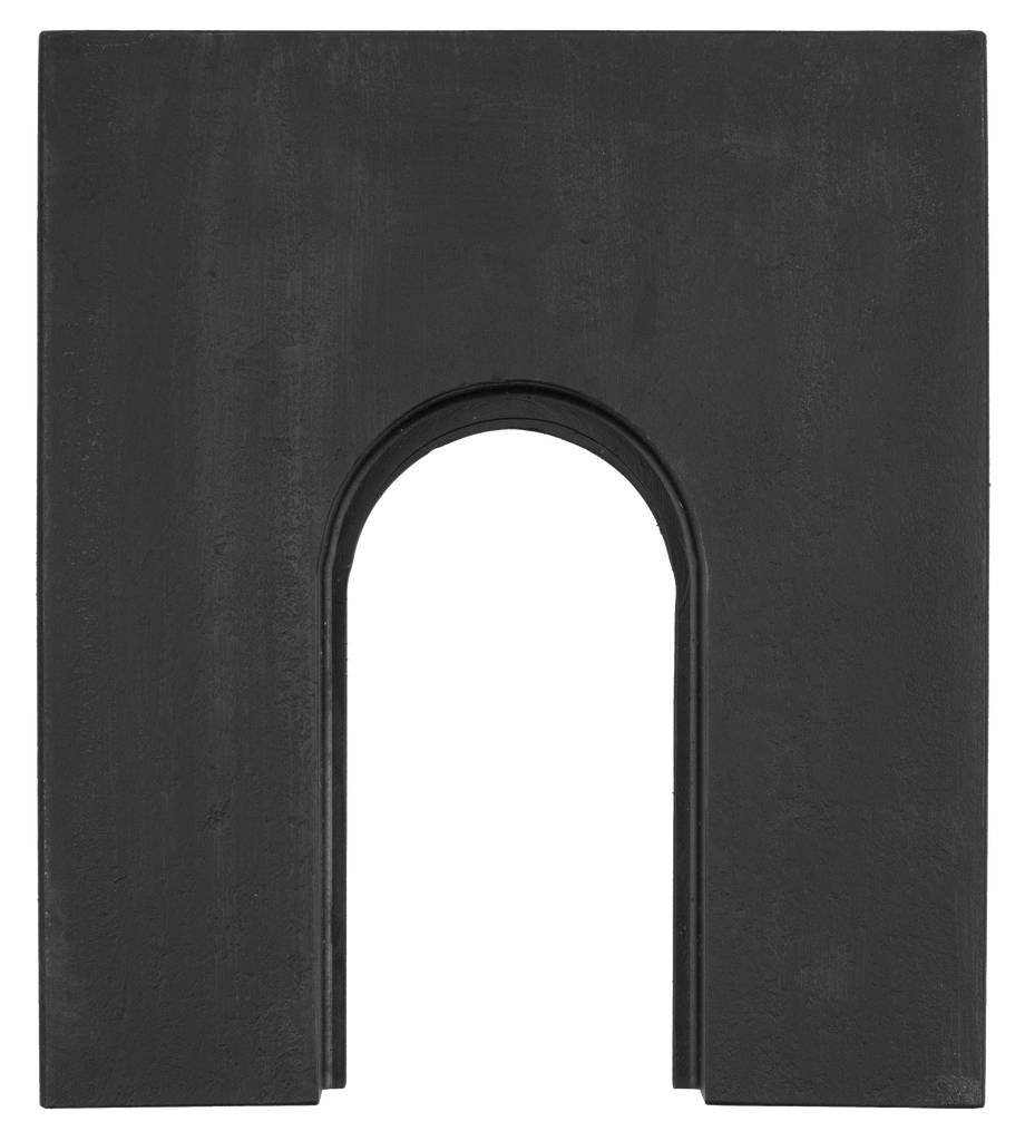 Ein schwarzes, rechteckiges Objekt mit einem bogenförmigen Ausschnitt in der unteren Mitte.