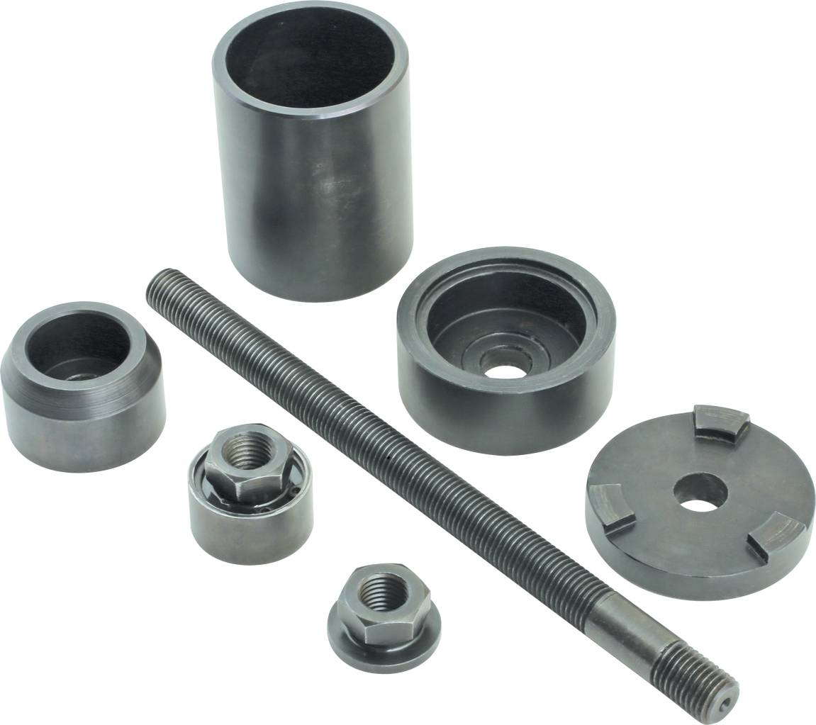 Verschiedene Metallteile, darunter zylindrische Hülsen, Schrauben und Muttern, auf weißem Hintergrund angeordnet.