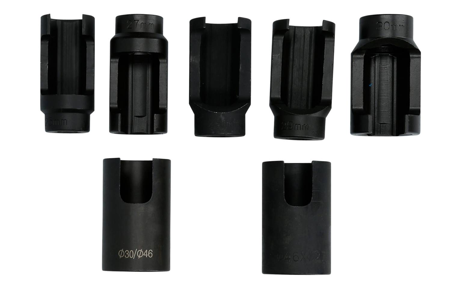 Sieben schwarze Rohrverbinder aus Kunststoff, in zwei Reihen angeordnet, zeigen verschiedene Innendurchmesser und Formen.