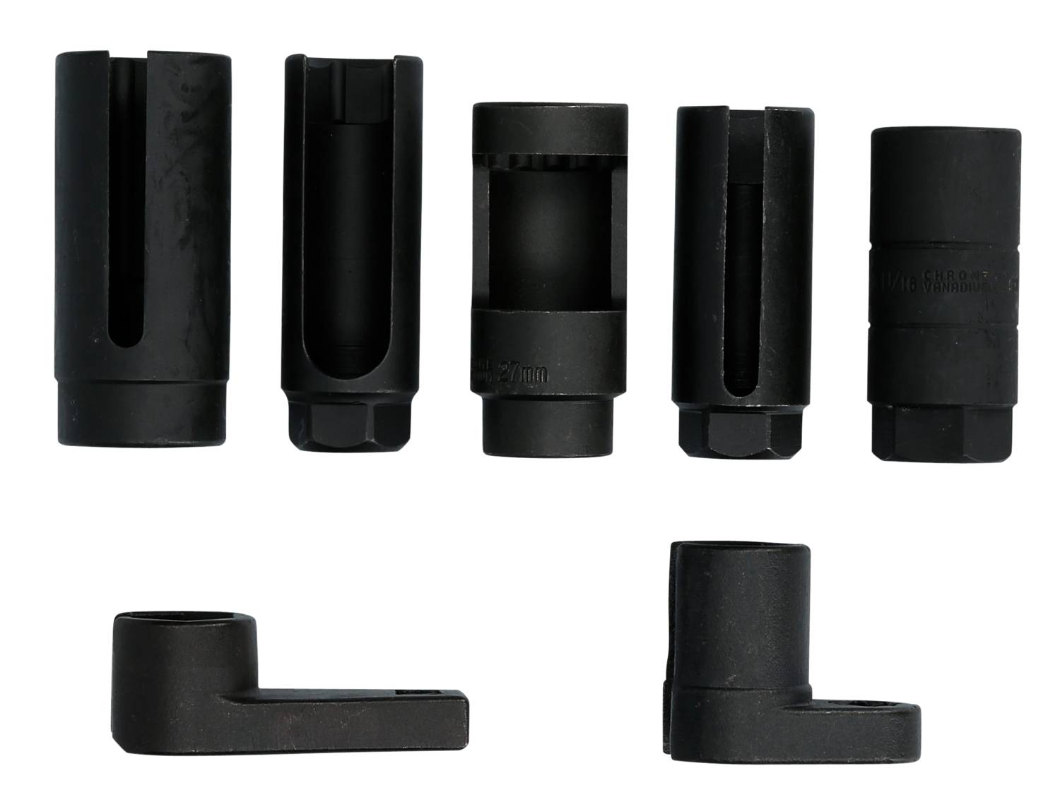 Sechs schwarze Steckschlüsseleinsätze und zwei Adapter in verschiedenen Formen und Größen, auf weißem Hintergrund angeordnet.