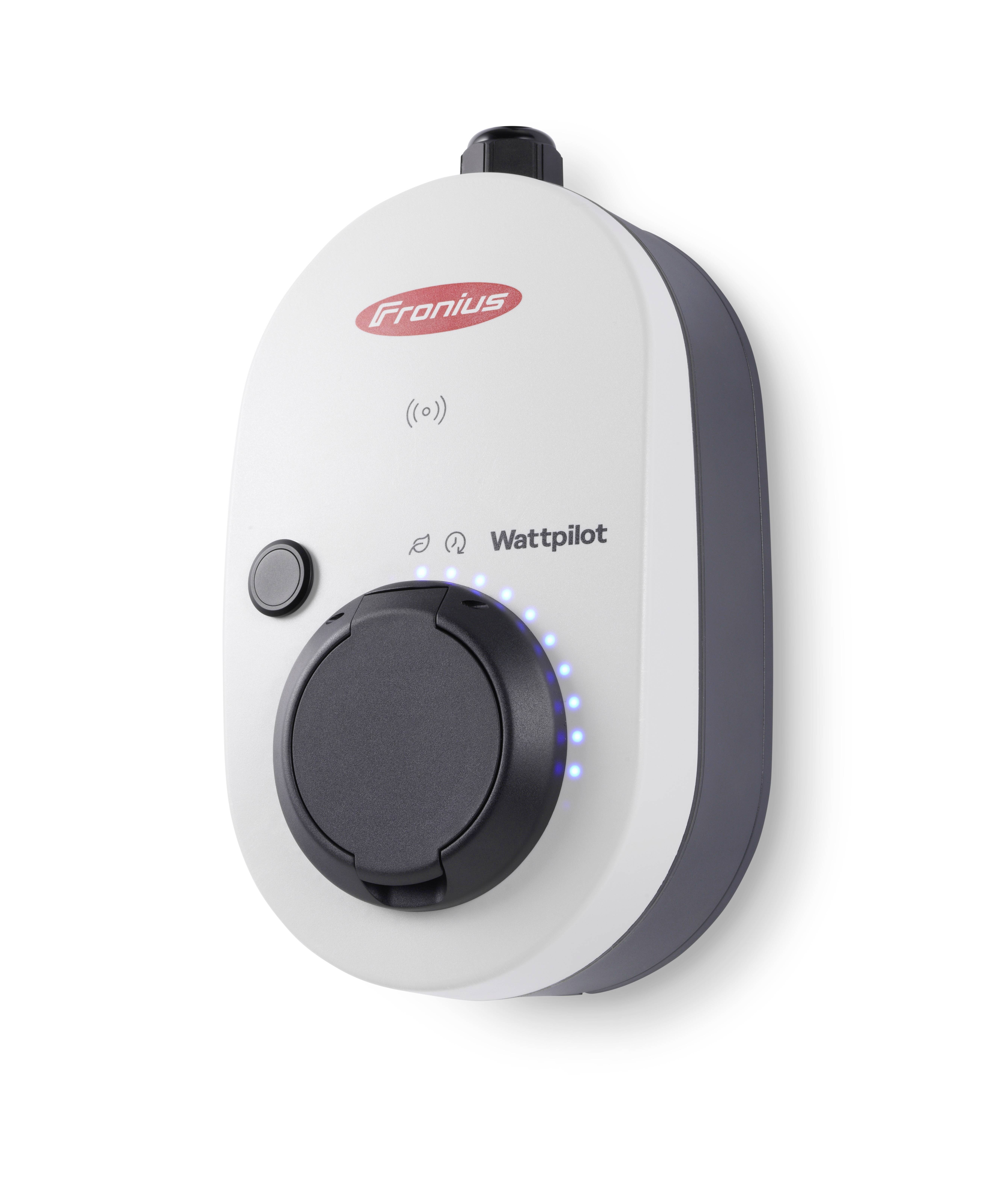 Ein weiß-schwarzes Ladegerät für Elektrofahrzeuge mit LED-Anzeigen und Fronius-Logo. Es wird als 'Wattpilot' bezeichnet.