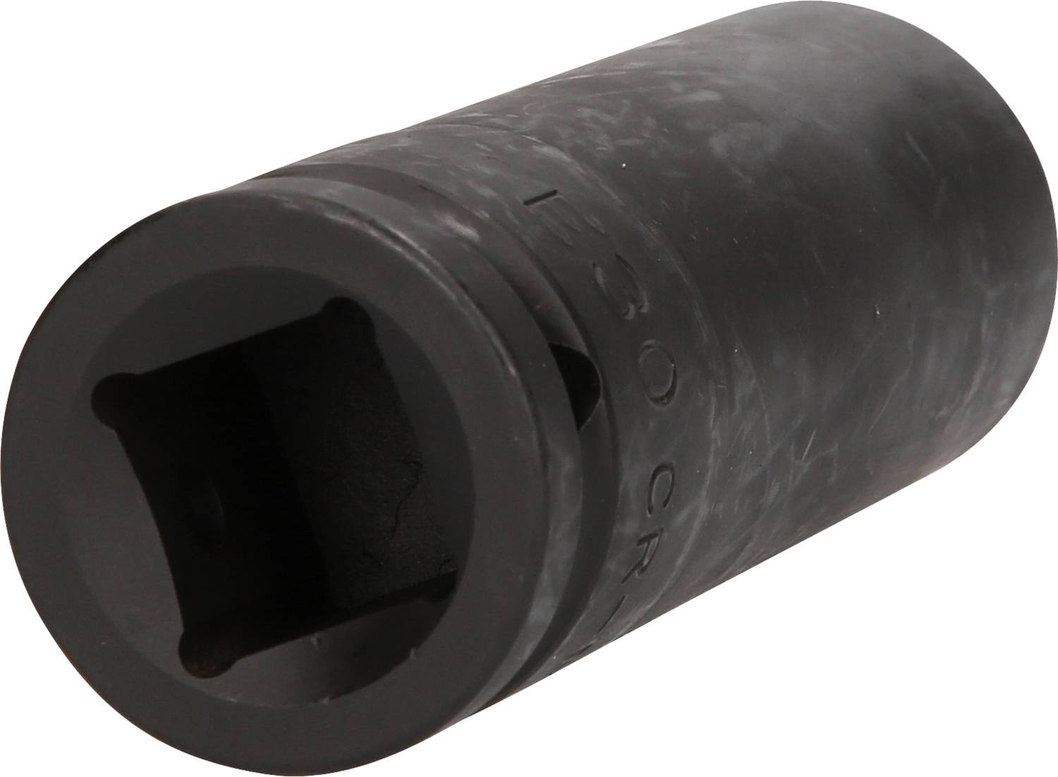 'Schwarze Sechskantnuss aus Metall in zylindrischer Form mit quadratischer Öffnung und feiner Oberflächenstruktur.'