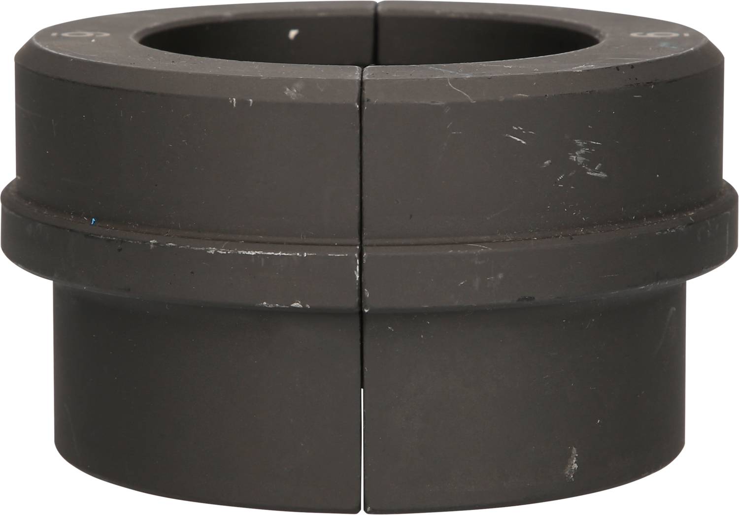 Zweiteiliges, schwarzes, zylinderförmiges Bauteil mit innen hohlem Bereich. Geeignet für mechanische Verbindung oder Halterung.