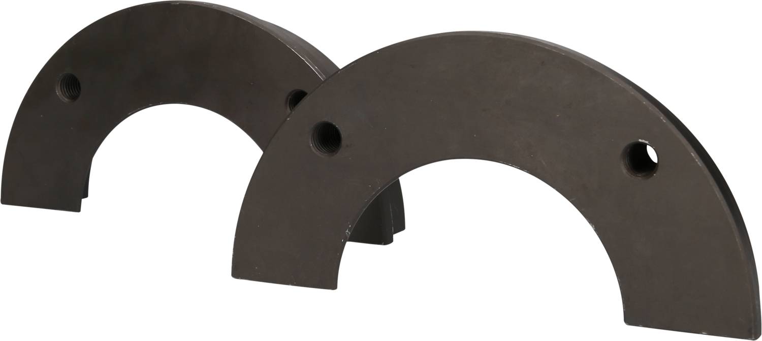 Zwei halbkreisförmige Metallplatten mit Löchern, möglicherweise Teile von Maschinen- oder Gerätekomponenten.