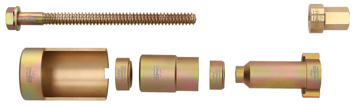 'Ein Satz von mechanischen Werkzeugteilen, bestehend aus einer Schraube, verschiedenen Buchsen und einem Adapter, auf weißem Hintergrund.'