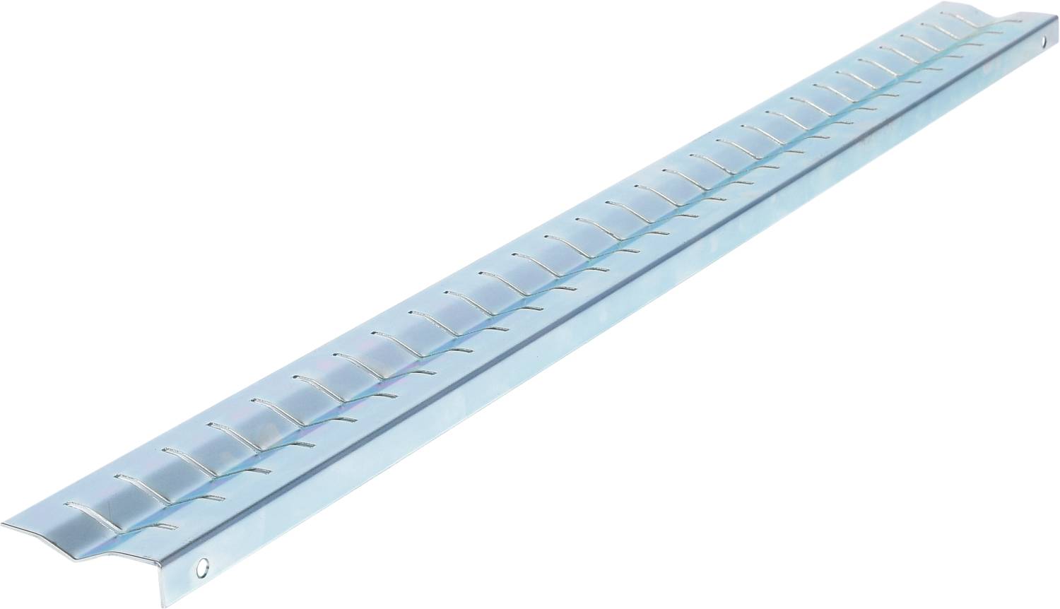 Metallschiene mit geriffelter Oberfläche, vermutlich als Befestigungs- oder Abdeckelement. Glänzende, silberne Farbe.