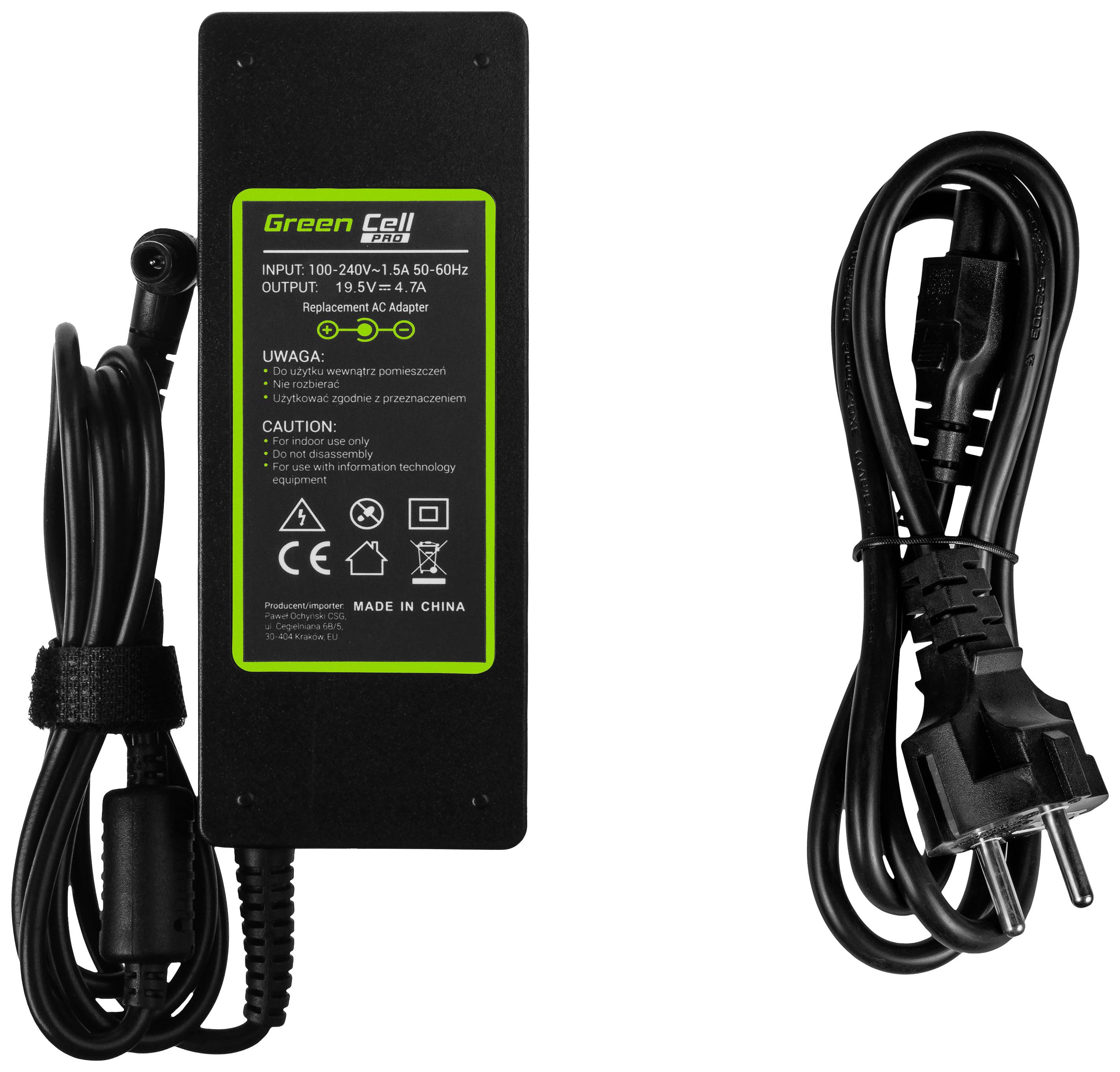 Ein Netzadapter mit einem Netzkabel, geeignet für Laptops. Aufdruck zeigt Eingangsspannung, Ausgangsspannung und Herstellerhinweise.