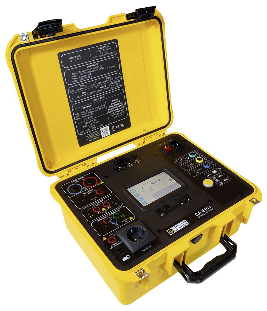 Ein gelbes, tragbares elektrisches Messgerät mit offenem Deckel zeigt mehrere Anschlüsse und ein Display zur Anzeige von Messwerten an.