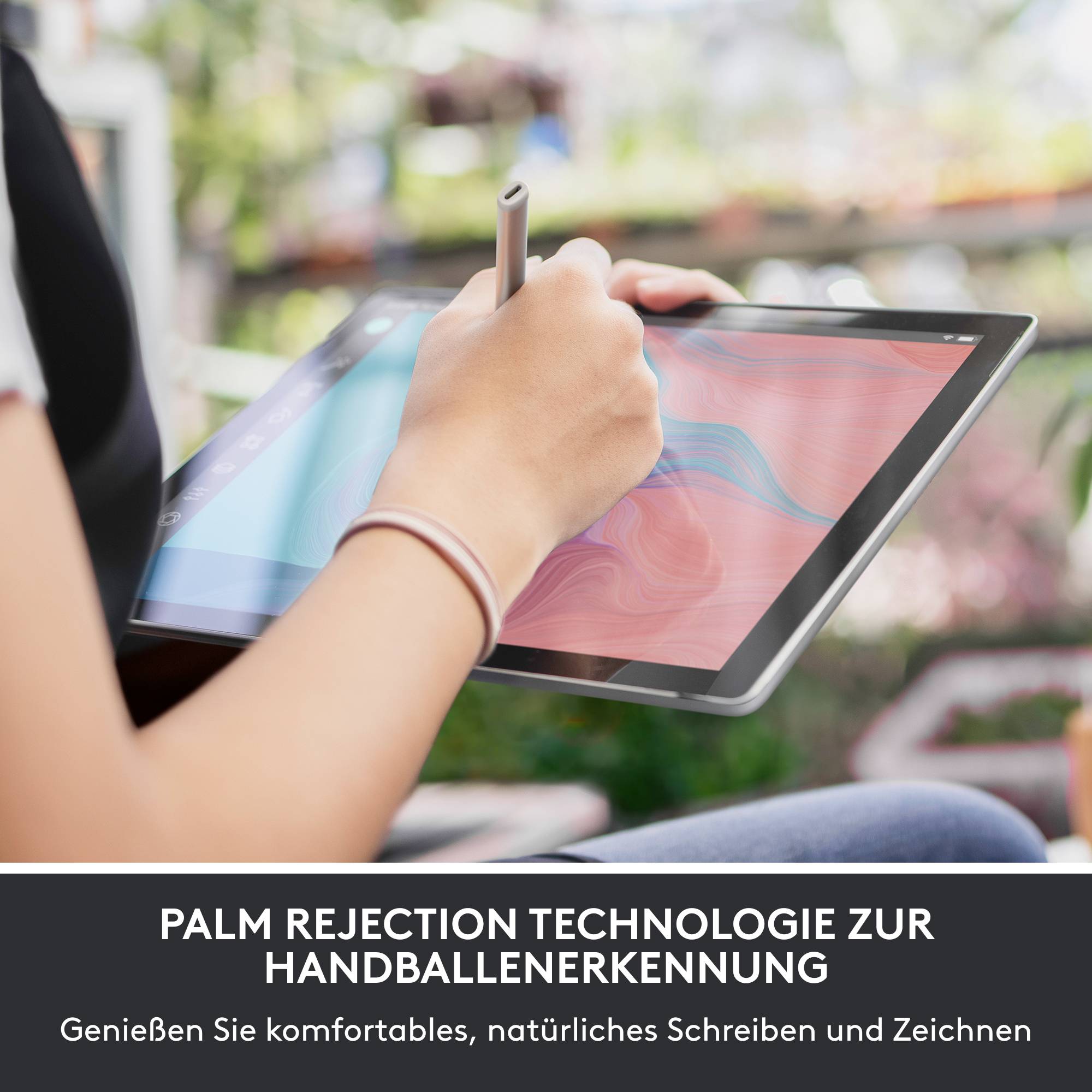 Hand hält Stylus auf Tablet, verwendet Palm-Rejection-Technologie. Text unten: 'Palm-Rejection-Technologie zur Handballenerkennung'.