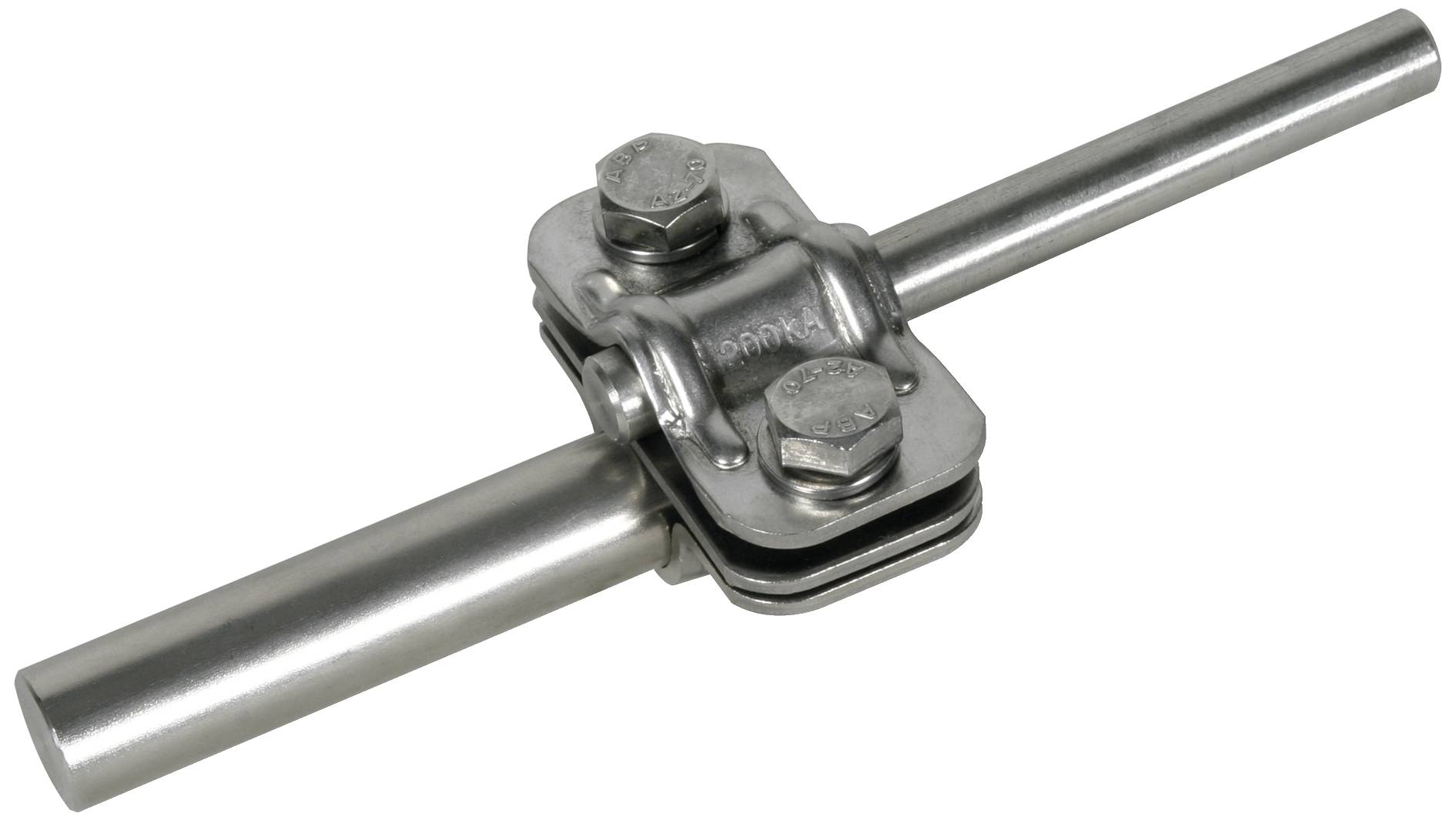 Ein Metallanschlussstück mit zwei verschraubten Bolzen verbindet zwei Rohre. Es ist aus Edelstahl gefertigt und zeigt industrielles Design.
