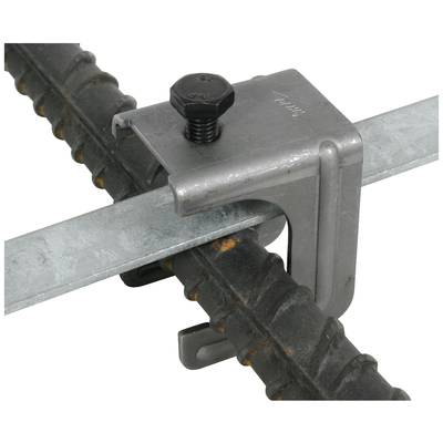 Eine Metallschelle fixiert eine Stange an einer gerippten Stange mit einer Schraube, die Verbindung zeigt einen stabilen Halt.