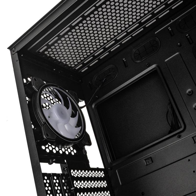 Schwarzes Computergehäuse mit offenen Seitenwänden, zeigt Innenraum mit montiertem Lüfter und Belüftungsöffnungen.