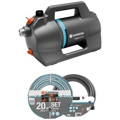 'Gardena 4700 Silent' Gartenpumpe über einem 'Gardena Classic' 20 m Schlauchset. Ideal für leise Gartenbewässerung.