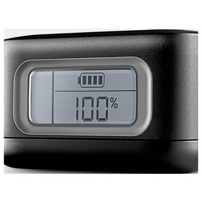 Eine digitale Anzeige zeigt ein Batteriesymbol und die Zahl '100%', was einen vollständig aufgeladenen Zustand signalisiert.