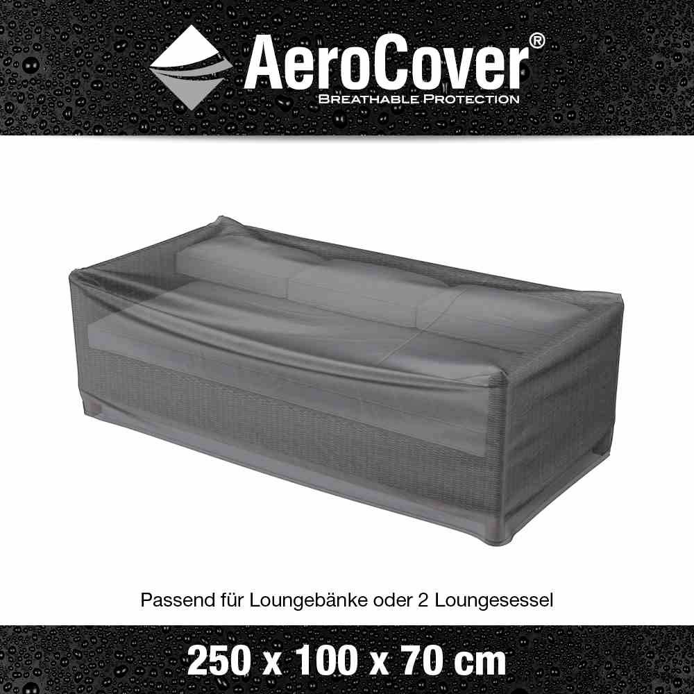 Schutzhülle von AeroCover für Lounge-Bänke oder zwei Loungesessel, Maße 250 x 100 x 70 cm, in transparentem Design.