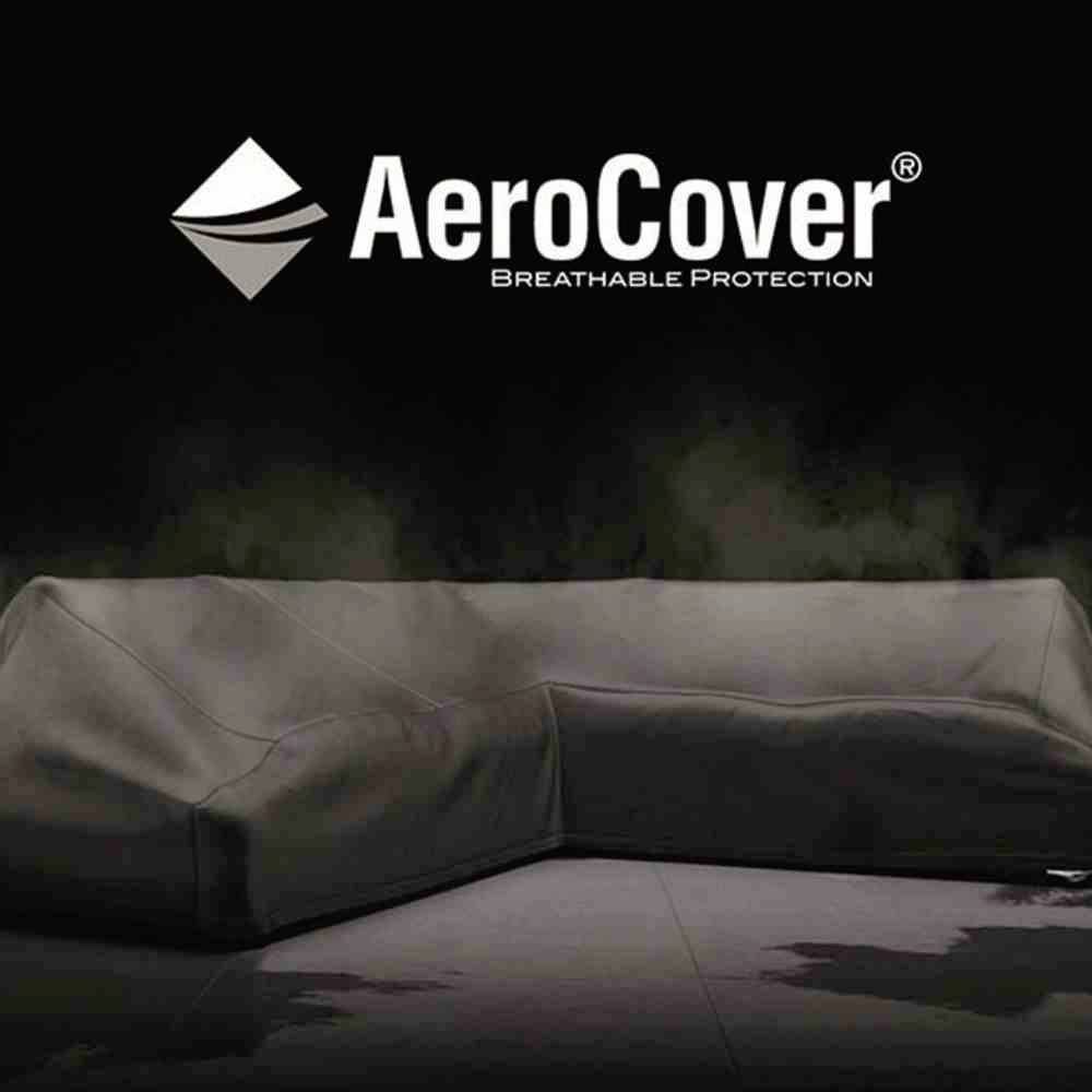 Schwarze Abdeckplane schützt eine Eckcouch im Freien, mit dem Logo 'AeroCover' und dem Slogan 'Breathable Protection' oben.