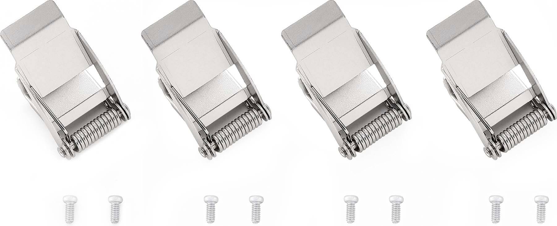 Vier silberne Metallclips nebeneinander mit jeweils einer kleinen Schraube darunter.
