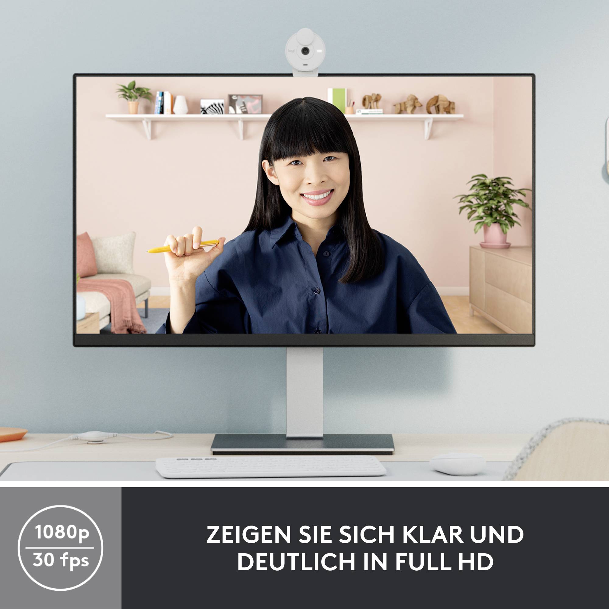 Eine Frau hält Daumen hoch, trägt dunkelblaue Kleidung und lächelt in die Kamera. Text: 'Zeigen Sie sich klar und deutlich in Full HD'.