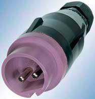 Industrie-Steckverbinder in Nahaufnahme mit rotem Gehäuse und zwei Metallstiften, geeignet für Hochleistungsanwendungen.