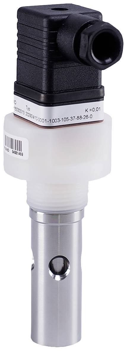 Ein Sensor zur Durchflussmessung mit schwarzem Gehäuse und metallischem Rohr, geeignet für industrielle Anwendungen.