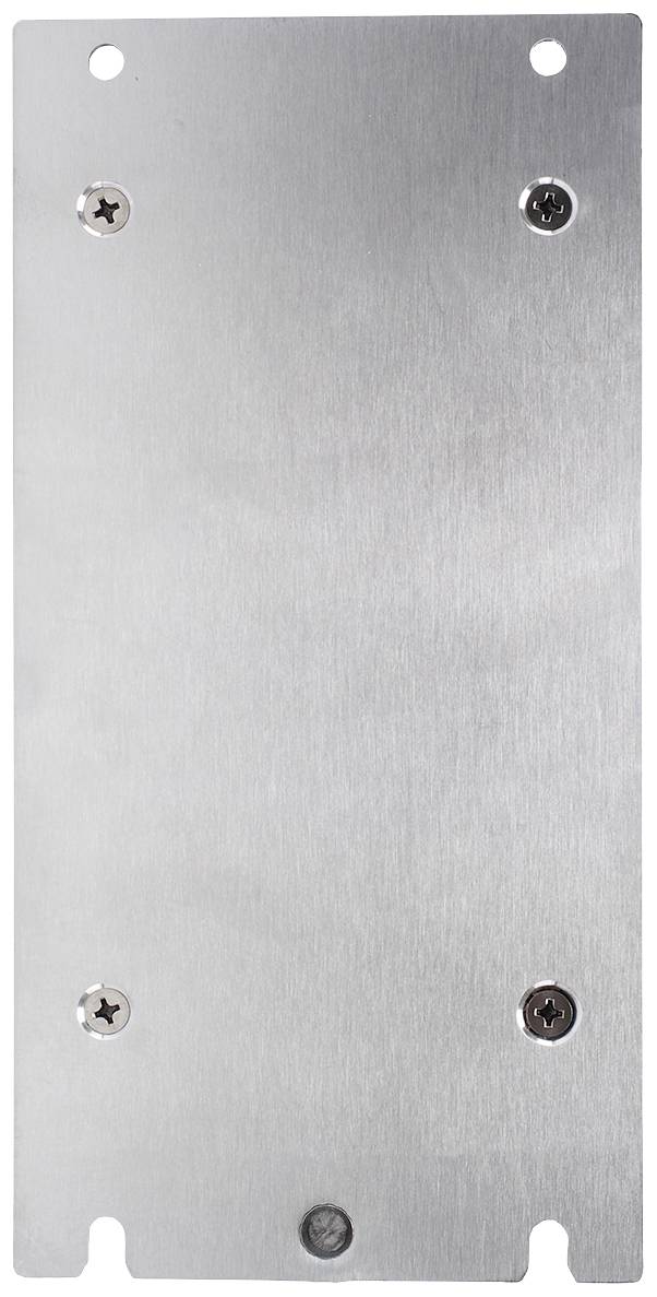 Metallplatte mit Löchern und Schrauben; möglicherweise Teil einer größeren Vorrichtung oder Montage.