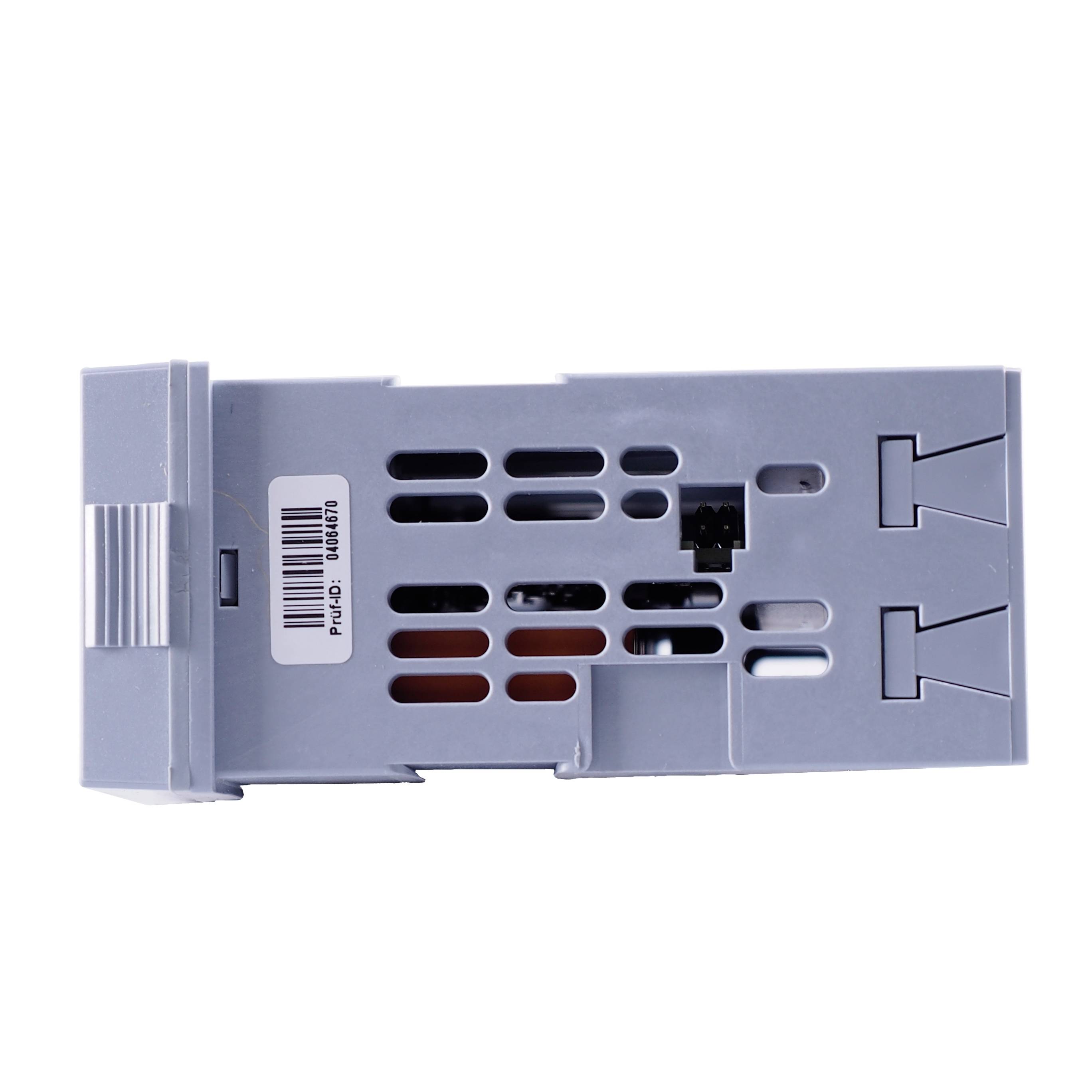 Ein graues elektromagnetisches Gerät mit Lüftungsschlitzen und einem Barcode, von vorne fotografiert.