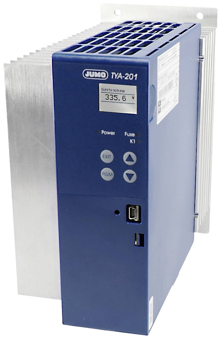 Ein Jumo TYA-201 Thyristorleistungssteller in blauer Gehäusefarbe mit Sicht auf die Beschriftung des Eingangsstroms von 335,6 V.