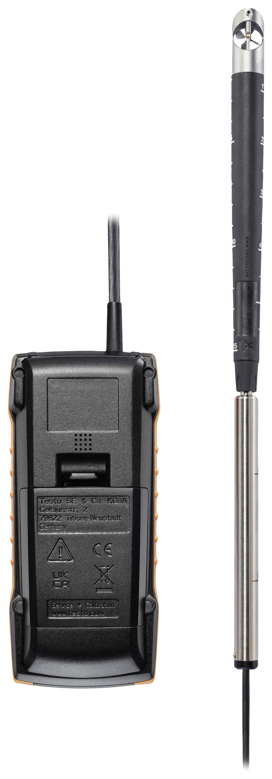 Elektronisches Handgerät mit Kabel und metallischer Sonde, wahrscheinlich ein Messinstrument, beispielsweise für Temperaturmessungen.