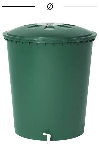 Ein großes grünes Wasserfass mit Deckel und einem Hahn am Boden, das zum Sammeln und Speichern von Regenwasser verwendet wird.