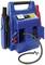Tragbares Starthilfegerät in Blau mit eingebautem Manometer, Batterieklemmen und Luftschlauch, geeignet für Autoservice.
