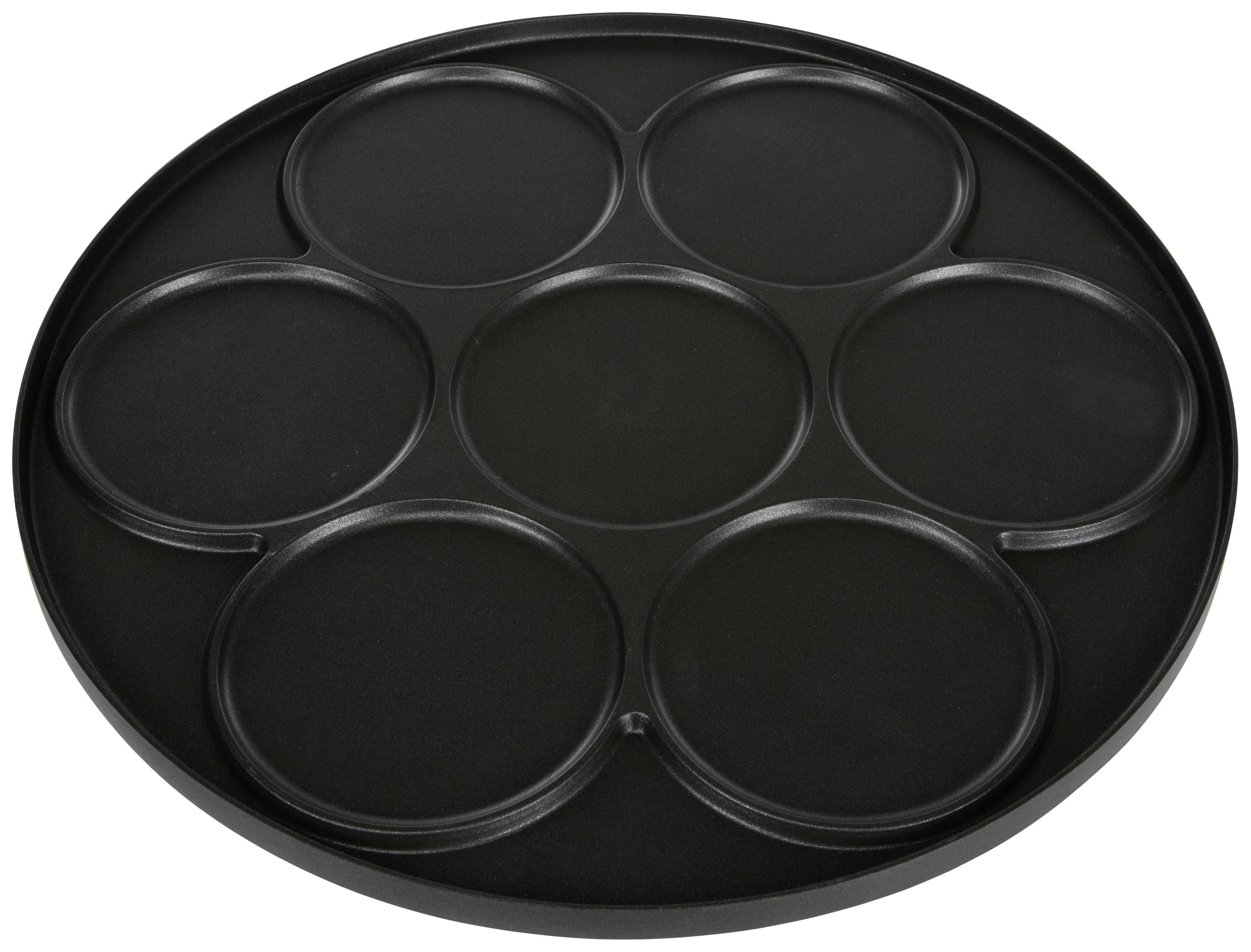 Ein runder, schwarzer Crêpe-Pfannkuchen-Maker mit sieben Vertiefungen zum gleichzeitigen Backen mehrerer Pfannkuchen.