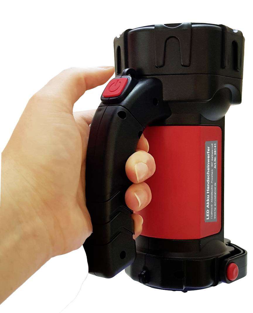 Eine Hand hält eine schwarze und rote LED-Taschenlampe mit seitlichem Ein- und Ausschalter. Die Taschenlampe hat eine zylindrische Form.