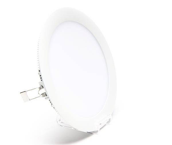 Ein rundes, weißes LED-Panellicht, seitlich aufgestellt, mit sichtbarem Halterungsclip. Ideal für flache Deckeneinbauten.