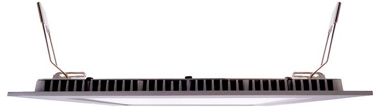 Schlankes Metall-Laptop, geschlossen aus der Seitenansicht gezeigt, mit dem flachen Profil und dem leicht angehobenen Scharnier vor weißem Hintergrund.