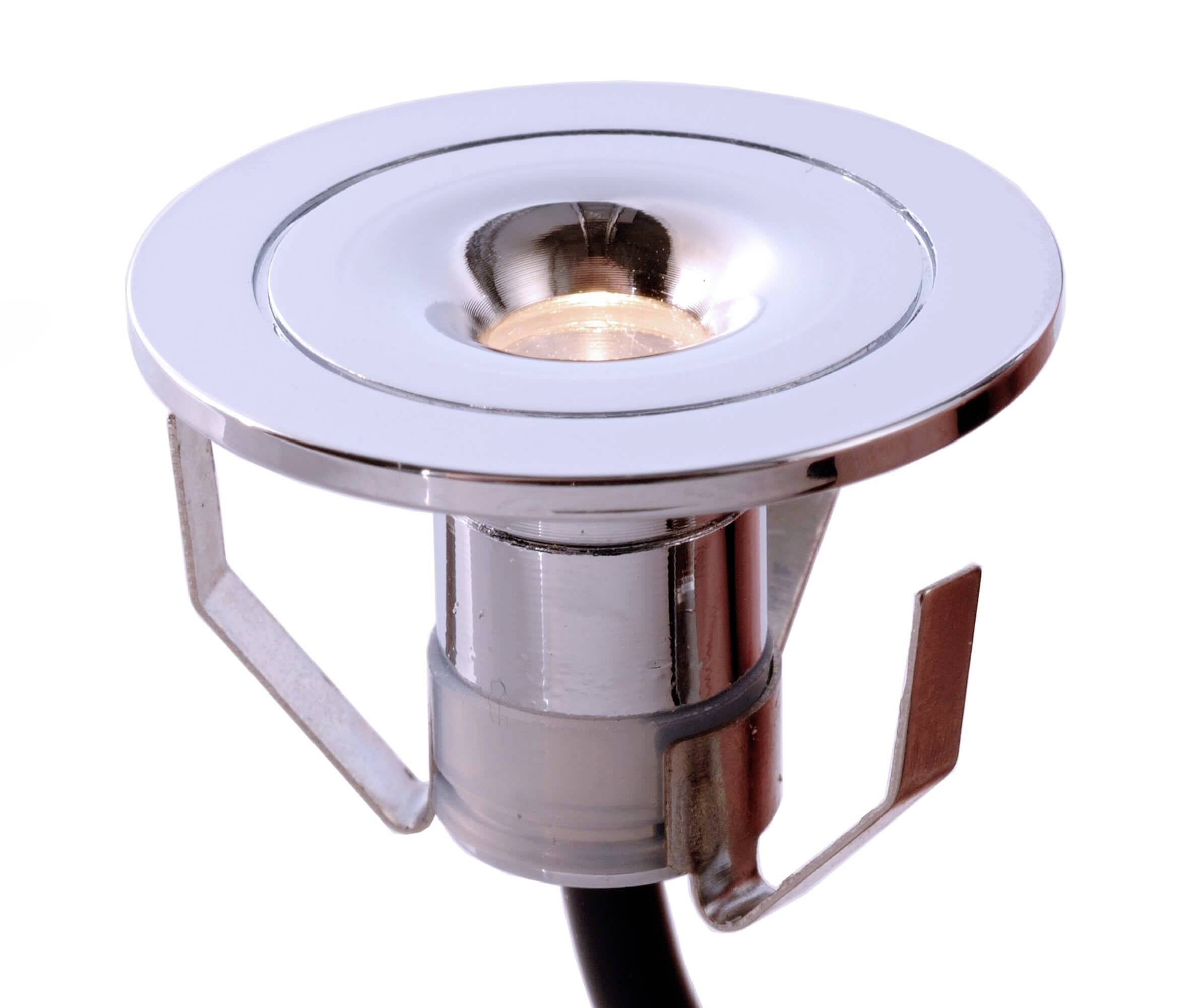 Einbau-LED-Spot, verchromt, mit zwei Halteklammern, ideal für moderne Deckenbeleuchtung in Wohnräumen.