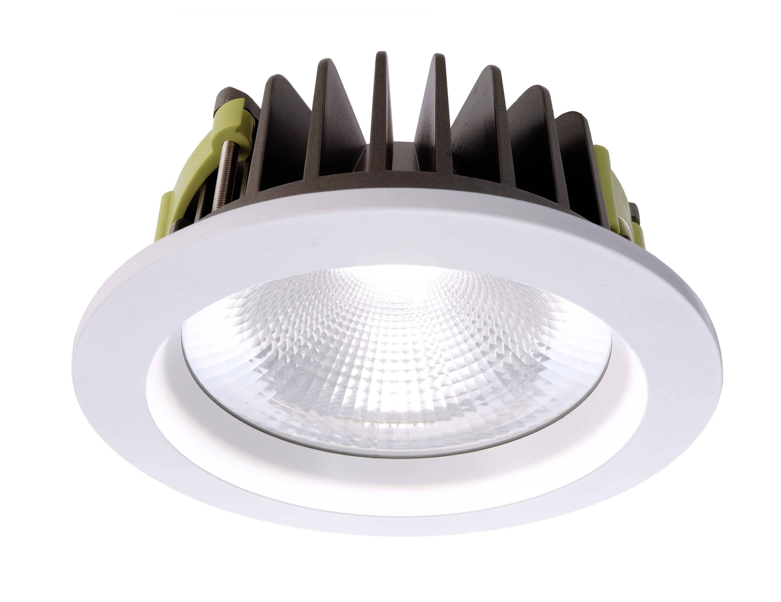 Einbau-LED-Leuchte mit rundem weißen Rahmen und Kühlrippen. Geeignet für Deckeninstallation. Energiesparend und hell leuchtend.