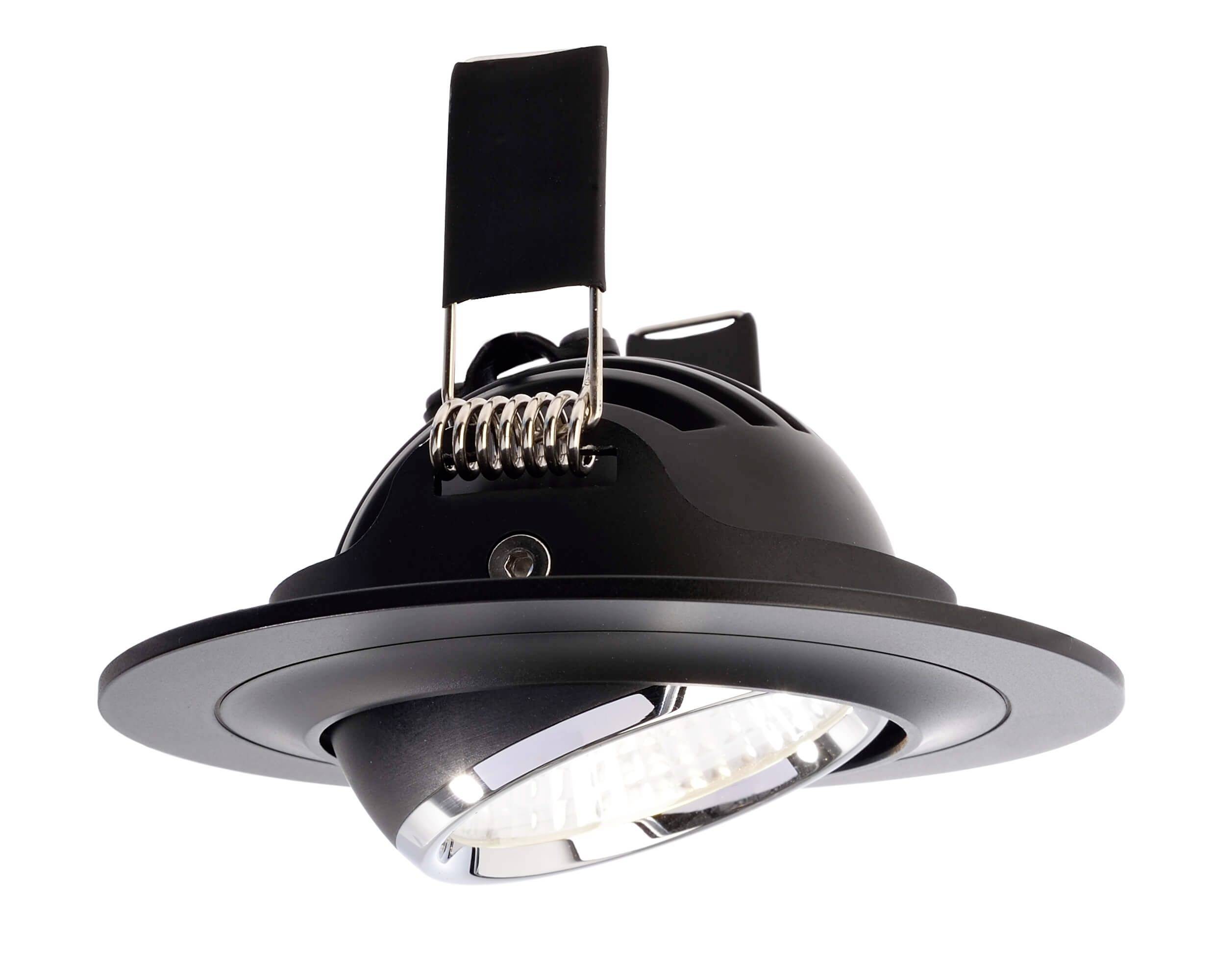 Ein schwarzer, einstellbarer LED-Spotstrahler mit silbernem Rand, geeignet für den Einbau in Deckenstrukturen.