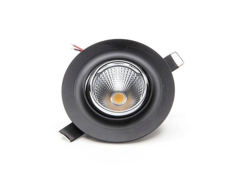 LED-Deckenspot in schwarzem Gehäuse mit silbernem Reflektor und zentraler LED, geeignet für moderne Innenbeleuchtung.